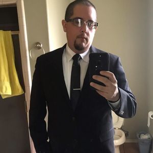 Meet your Posher, Carlos